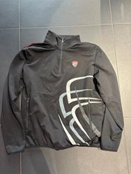 DC FITNESS-SWEATSHIRT MIT HALBLANGEM REI