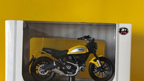 MODELL MOTORRAD SCRAMBLER 1:18