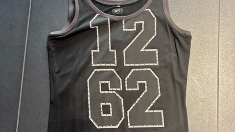 1262   ÄRMELLOSES DAME 