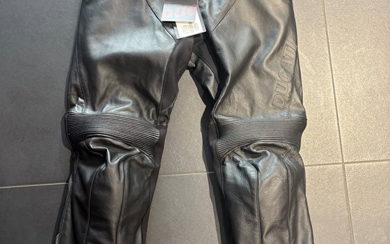 HOSE COMPANY C3 HERR 54 - Bild 1