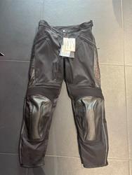 LEDERHOSE COMPANY 2 FRAU 42