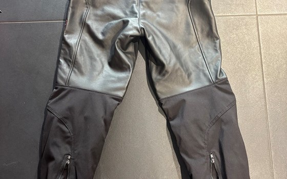 LEDERHOSE COMPANY 2 FRAU 42 - Bild 2