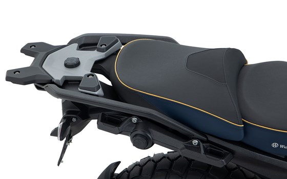 Beifahrer Sitzbank AKTIVKOMFORT Smart Plug & Play R 1300 GS - imperialblau-gold - Queens-Edition - Standard - Bild 2