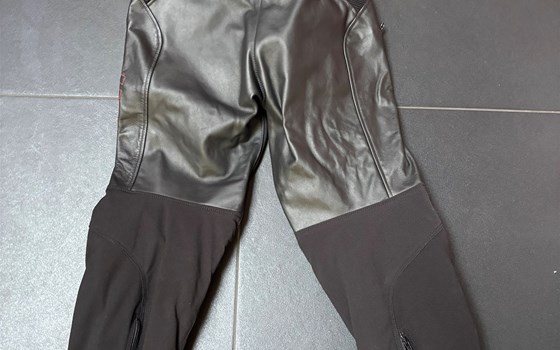 LEDERHOSE COMPANY 2 FRAU 46 - Bild 2