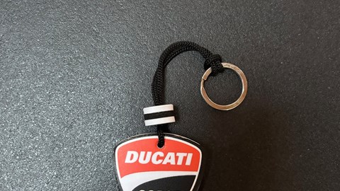 DC WAVE SCHLÜSSELANHÄNGER