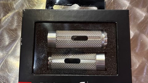 PAAR FUSSRASTEN PRO DUCATIBYRIZOMA SILBER