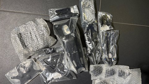 SATZ ZERLEGBARER KENNZEICHENHALTER AUS A Supersport Monster 821