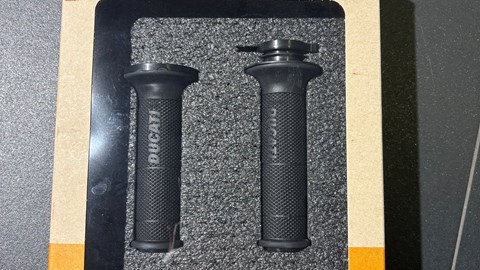 SATZ BEHEIZTE LENKERGRIFFE 1604-1413