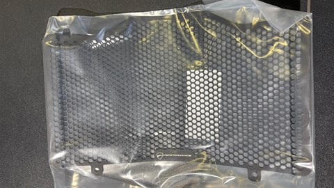 SET RETE PROTEZIONE RADIATORE ACQUA 1900  Desert X 950 ABS/Desert X Rally