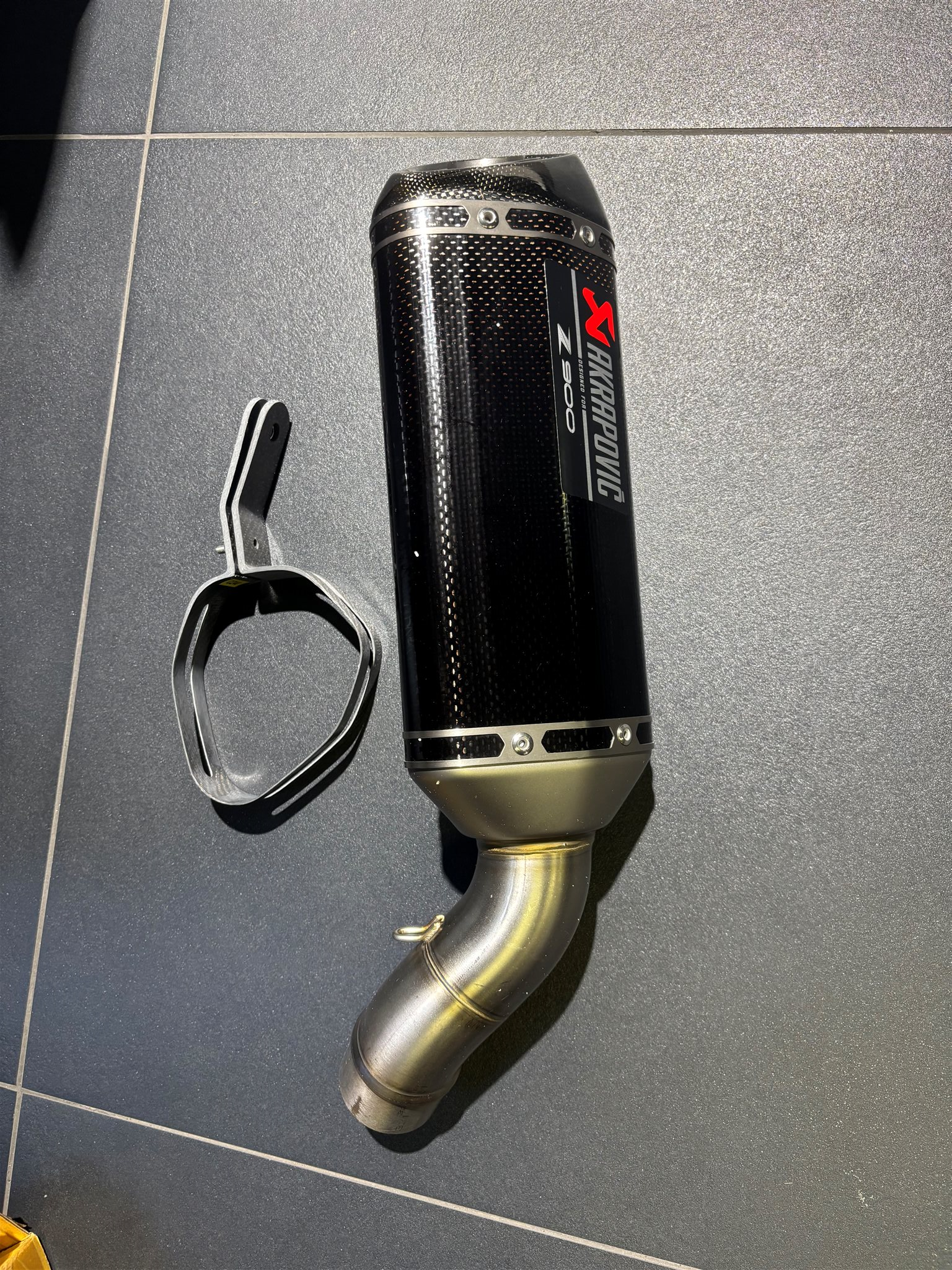 EXHAUST CARBON Z900 20MY- Akrapovič Carbon Exhaust (Z900/SE) 2023-2024