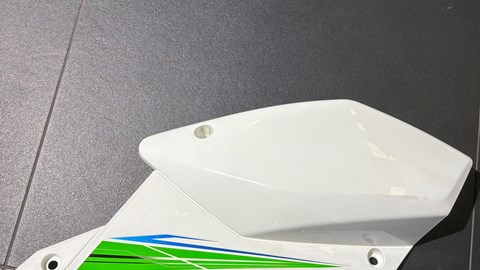 COVER-SIDE-SUB,RH,B.WHITE KLX250 2013