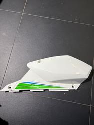 COVER-SIDE-SUB,RH,B.WHITE KLX250 2013