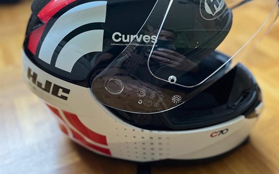 Damen-Motorradbekleidung mit Jacke, Hose, Schuhe, Handschuhe und HELM - Bild 10