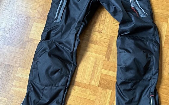 Damen-Motorradbekleidung mit Jacke, Hose, Schuhe, Handschuhe und HELM - Bild 12