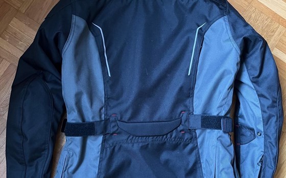 Damen-Motorradbekleidung mit Jacke, Hose, Schuhe, Handschuhe und HELM - Bild 13