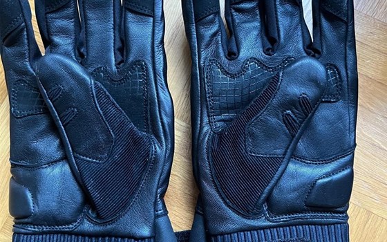 Damen-Motorradbekleidung mit Jacke, Hose, Schuhe, Handschuhe und HELM - Bild 7