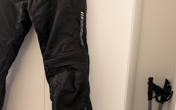 Komplette Ausrüstung Motorrad Helm, Jacke, Hose, Handschuhe - Bild 3