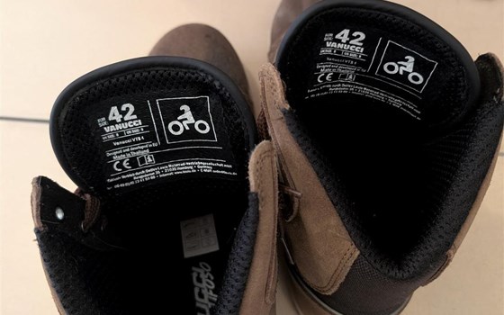 Komplette Ausrüstung Motorrad Helm, Jacke, Hose, Handschuhe - Bild 7