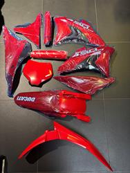 V21J PLASTIC KIT 	 Desmo 450 MX