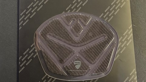 Tankschutz aus Kohlefaser - DVL