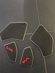 GRIP-PADS FÜR TANK SBK V4 SCHWARZ bis 2021