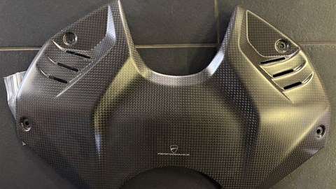 TANKABDECKUNG KOHLEFASER 1715