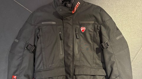 JACKE TOUR C4 HERREN SCHWARZ