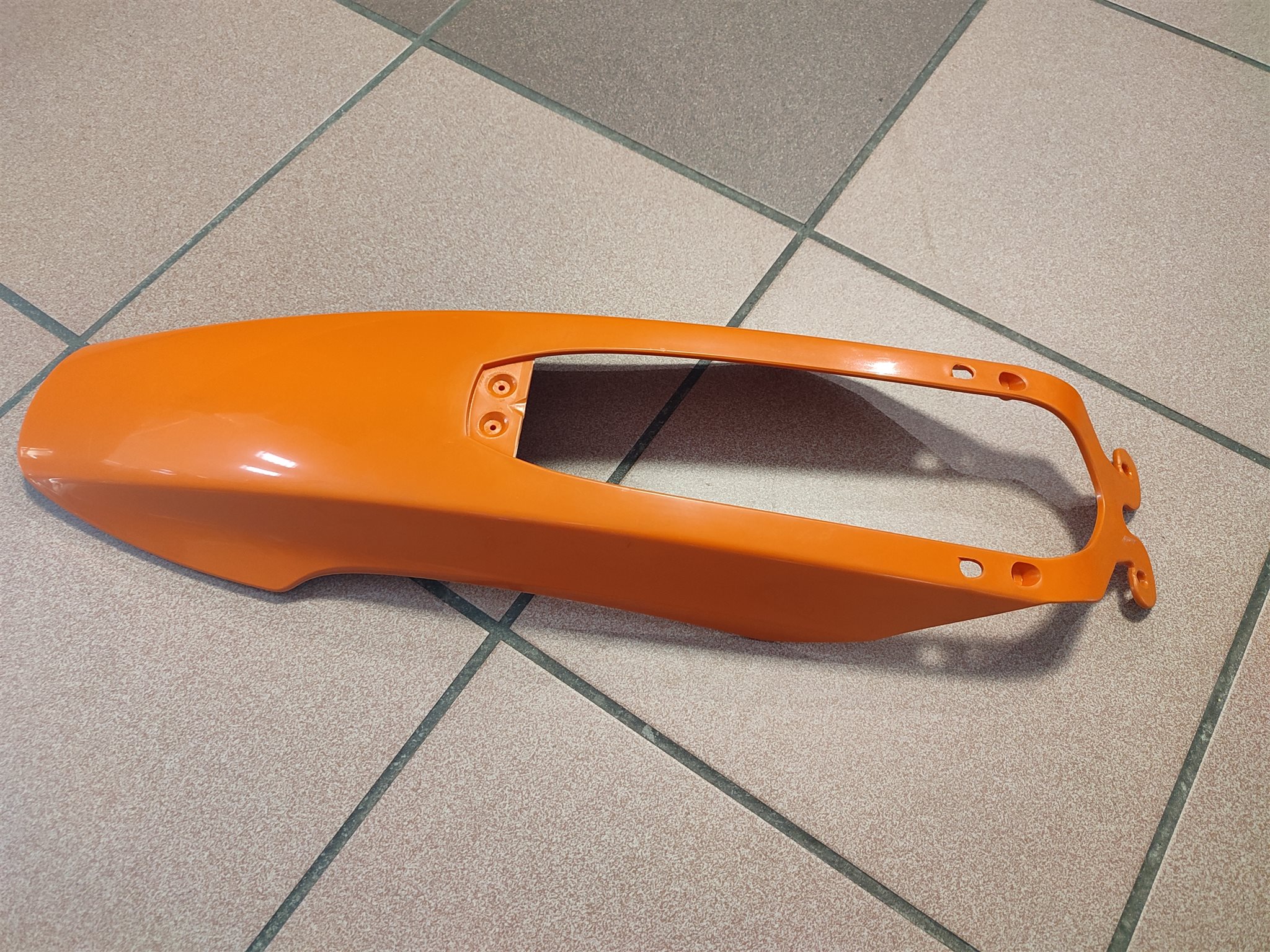 Kotflügel vorn orange LC4 