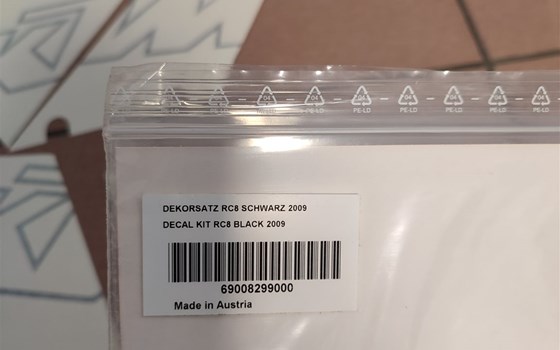 kompletter DEKORSATZ RC8 schwarz  - Bild 3
