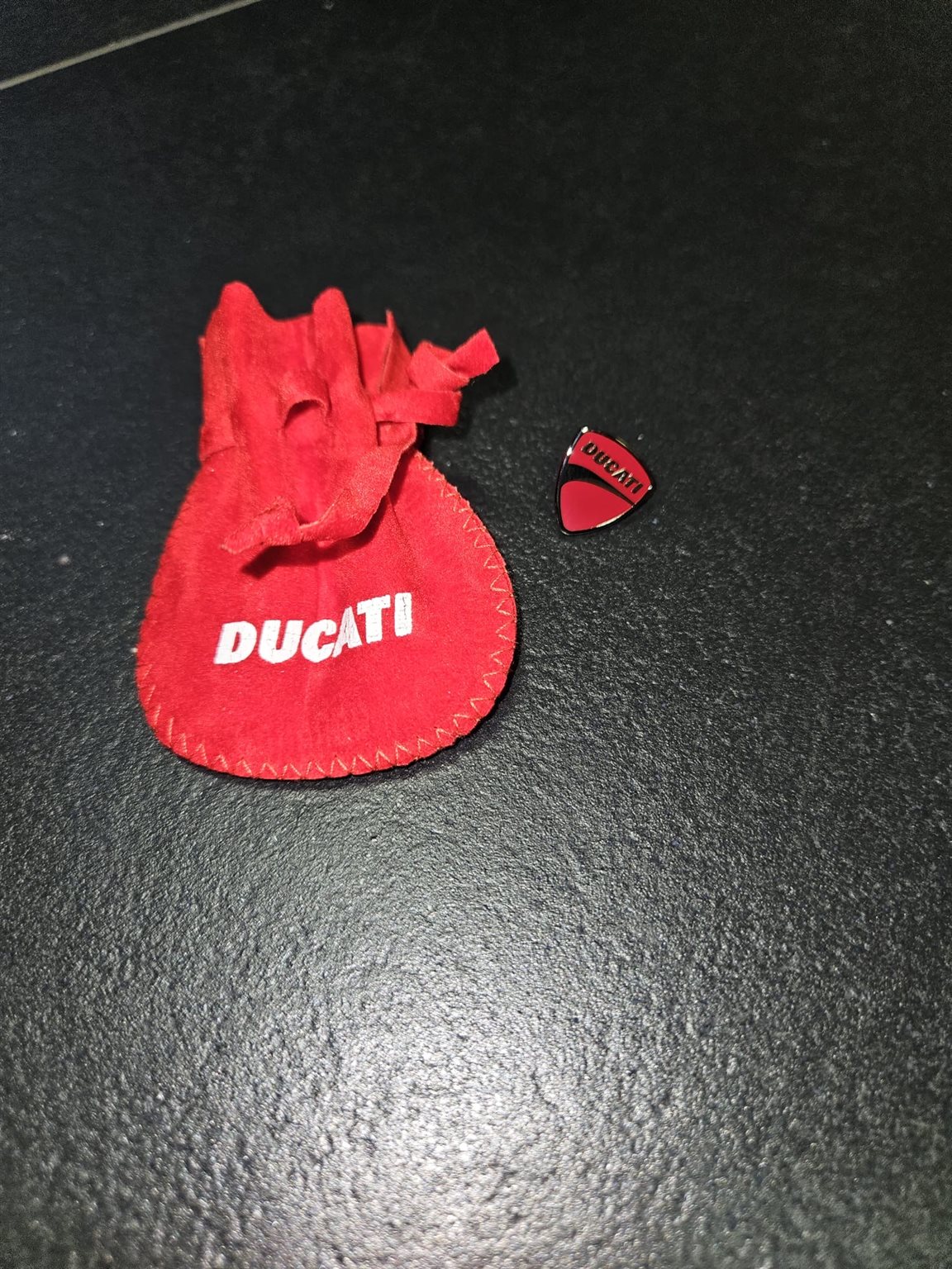 PIN DUCATI