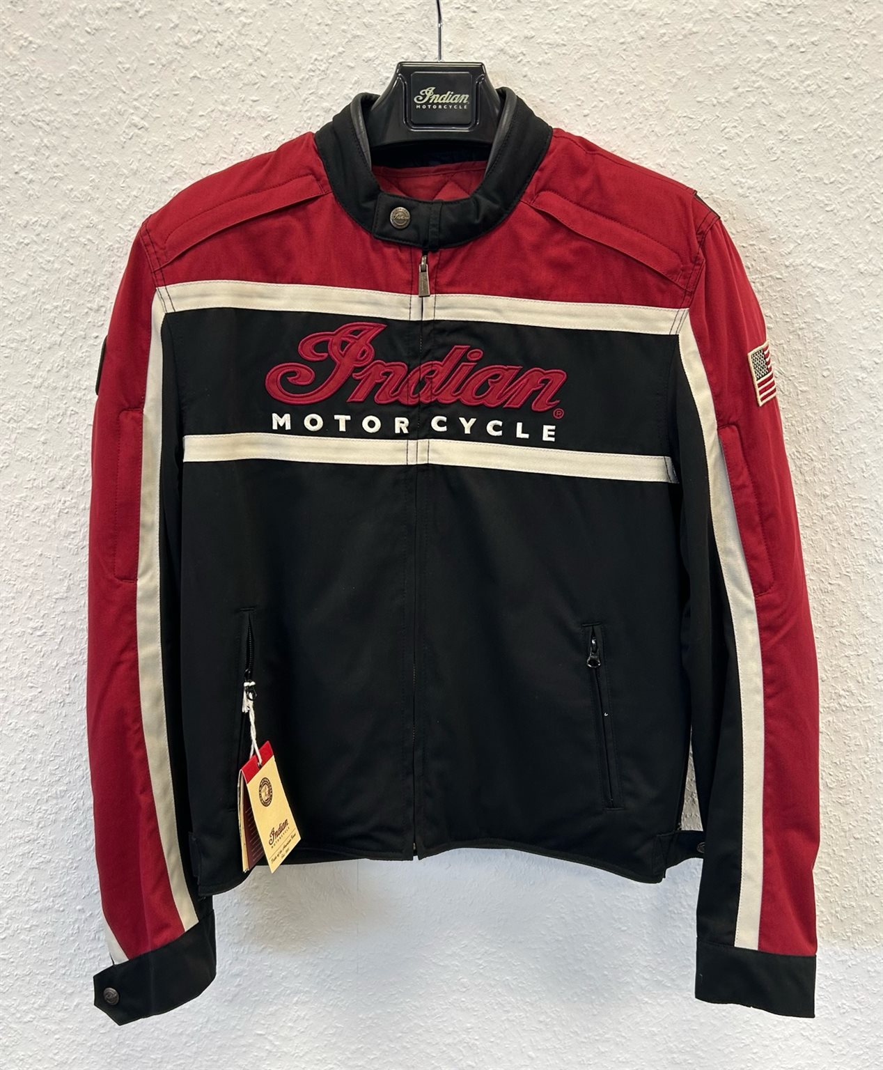 Funktionstextiljacke Indian Black Hills. Schwarz/Rot, Größe M für Herren. Normalpreis 349,-€ jetzt für 199,-€