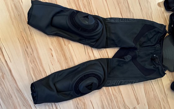 Dainese D-Air Lederkombi 2 teilig - Bild 2