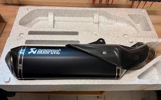 Akrapovic "Slip-on Line" - neu und originalverpackt - Bild 1