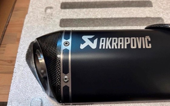 Akrapovic "Slip-on Line" - neu und originalverpackt - Bild 2