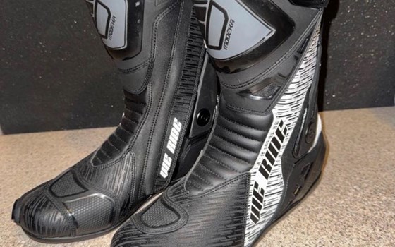 Modeka Motorradschuhe Gr. 44 NEU - Bild 1