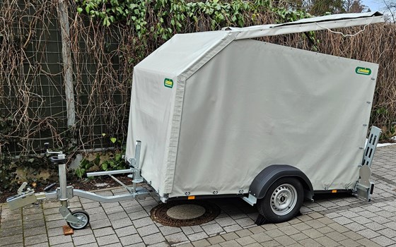 Motorrad Absenkanhänger mit Plane - Bild 2