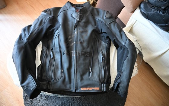alpinestars gp plus r v4 lederjacke schwarz - Bild 1