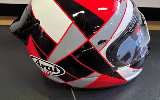 Helm Arai Quantik PEAK RED "S" - Bild 3