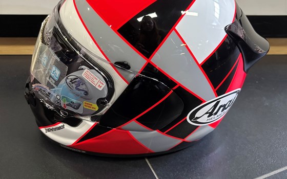 Helm Arai Quantik PEAK RED "L" - Bild 2