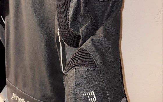 Damen Kombi mit Handschuhe und Helm - Bild 21