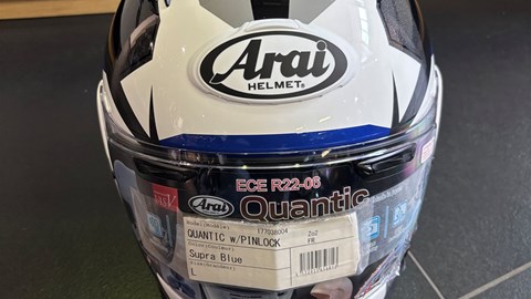 Helm Arai Quantic Supra  blau "M"