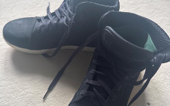 DL - BW - 2 Damen - Bild 1