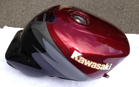 Kawasaki ZX-9R Tank - Bild 1