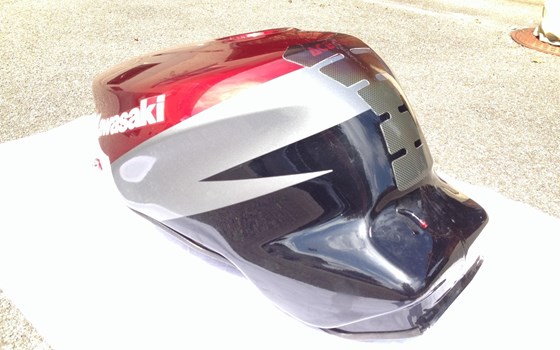 Kawasaki ZX-9R Tank - Bild 5