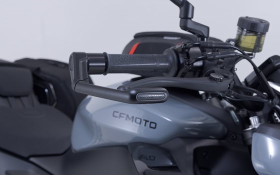 Hebelschützer. Schwarz. CFMoto 675NK (25-). - Bild 3
