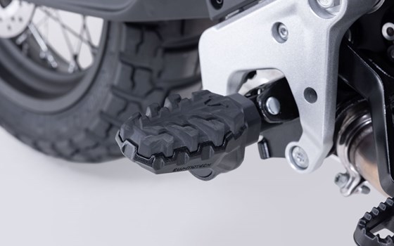 EVO Fußrasten-Kit. Schwarz. CFMoto 800MT-X (24-). - Bild 3