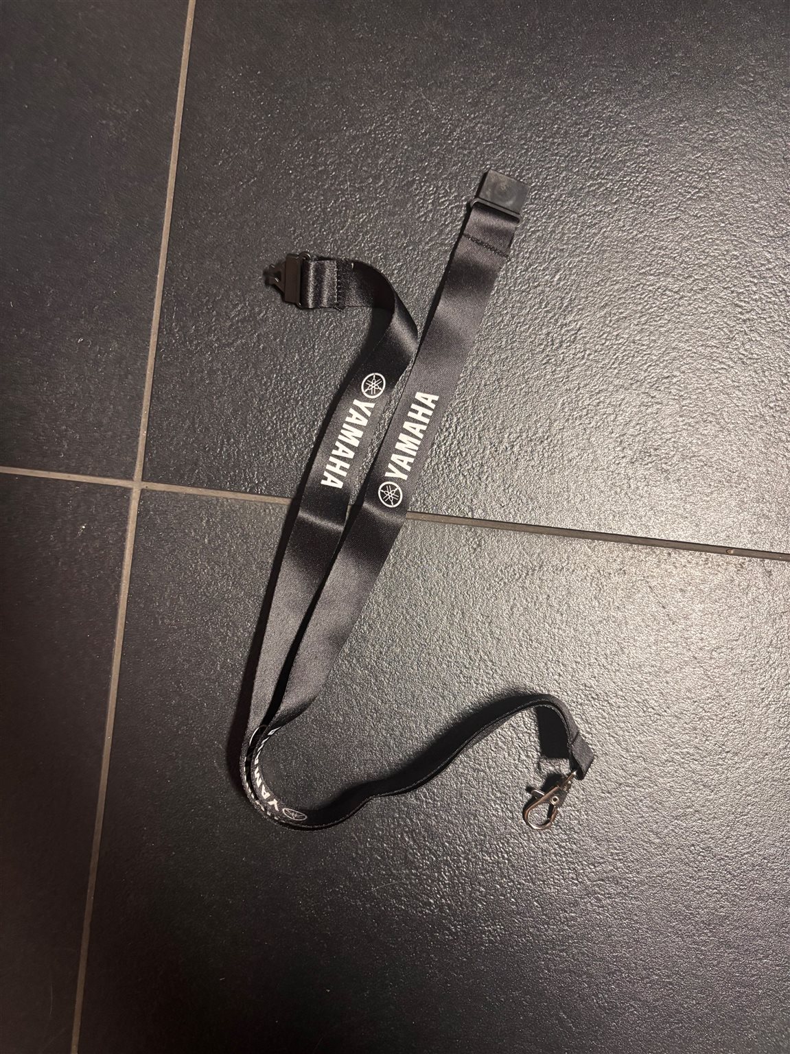SCHLUESSELBAND SCHWARZ