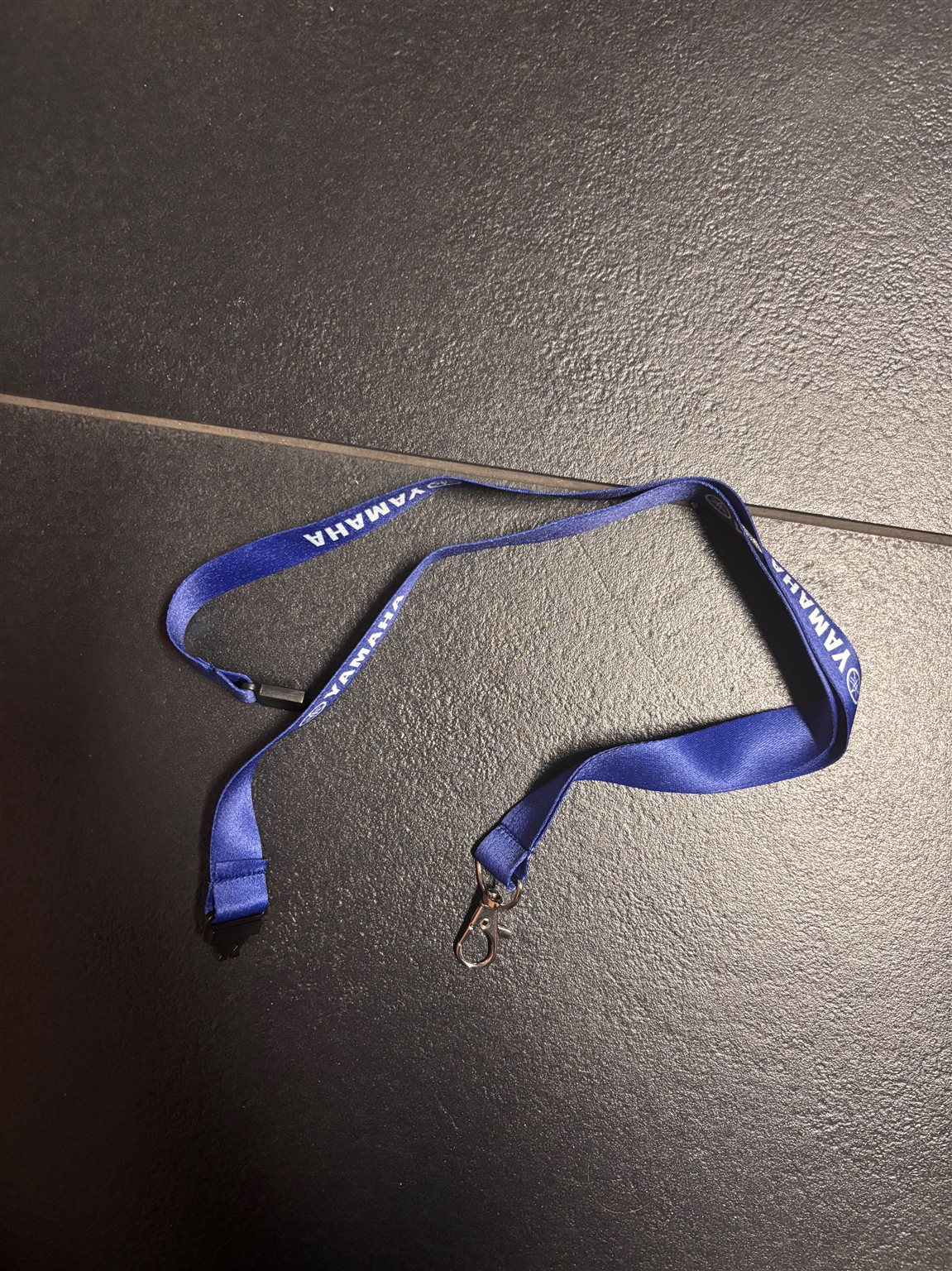 SCHLUESSELBAND BLAU