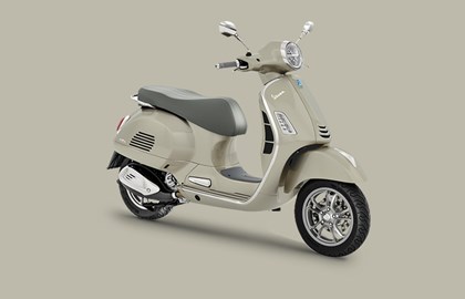 Leihmotorrad Vespa GTS 310