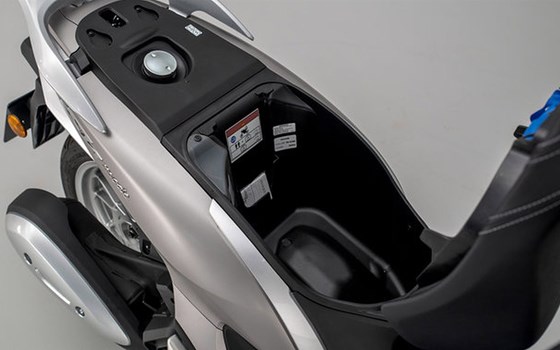 Verleihmotorrad Honda SH Mode 125 vom Händler Motorradhaus Granke GmbH - Bild 5 Verleihmotorrad Honda SH Mode 125 vom Händler Motorradhaus Granke GmbH - Bild 5